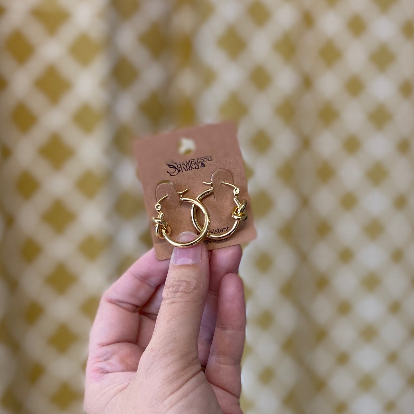 18k Knot Hoops