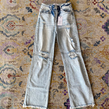 Load image into Gallery viewer, Risen Light Wash Straight Jeans