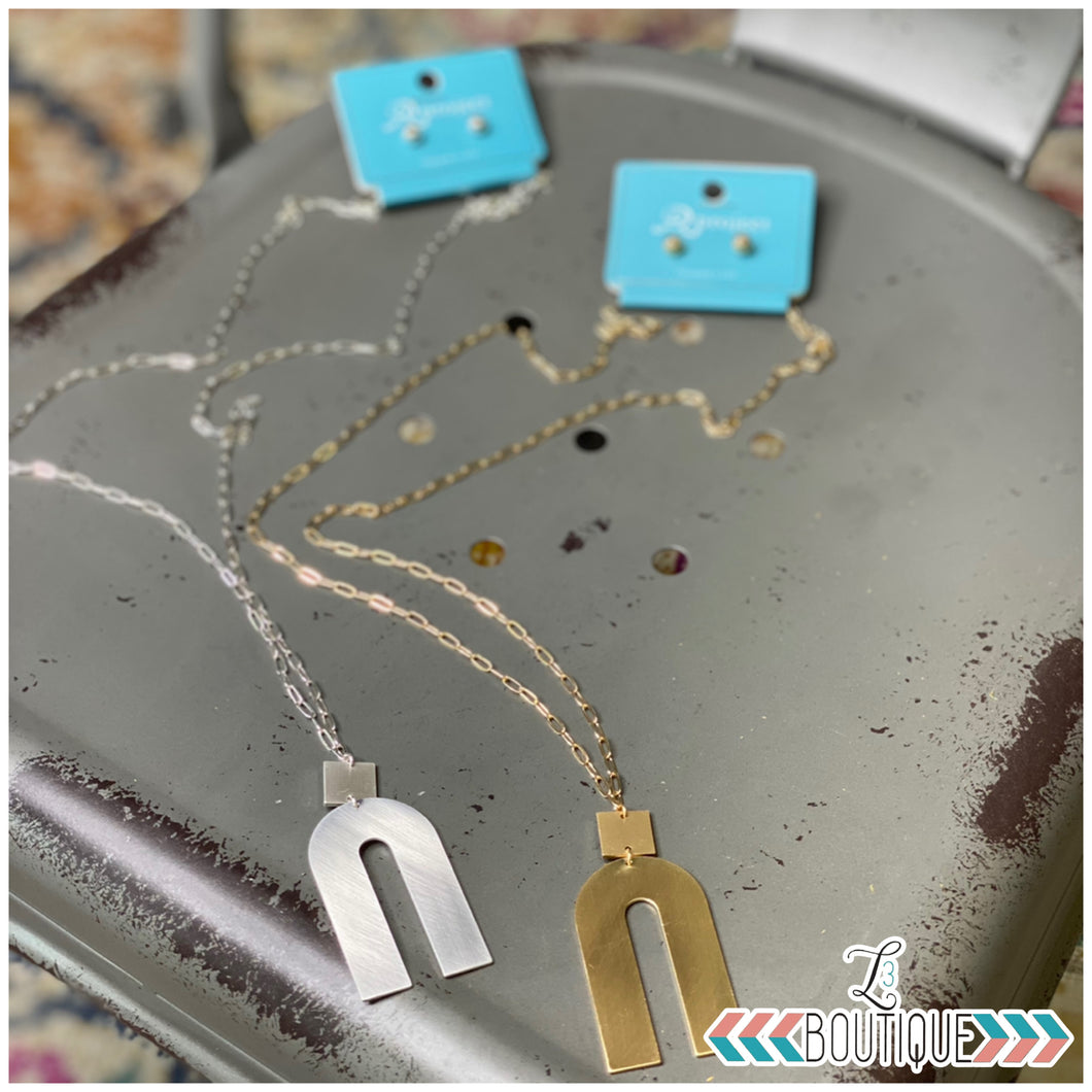 Arch Pendant Necklace with Earrings