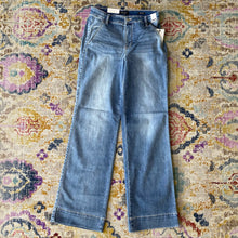 Load image into Gallery viewer, Judy Blue Wide Leg Jeans 82401